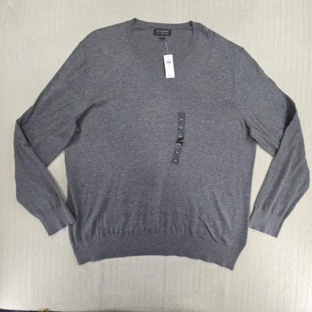 Banana‎ Republic Sweater Mens 2XL Gray V Neck Luxe Knit Pullover Lightweight